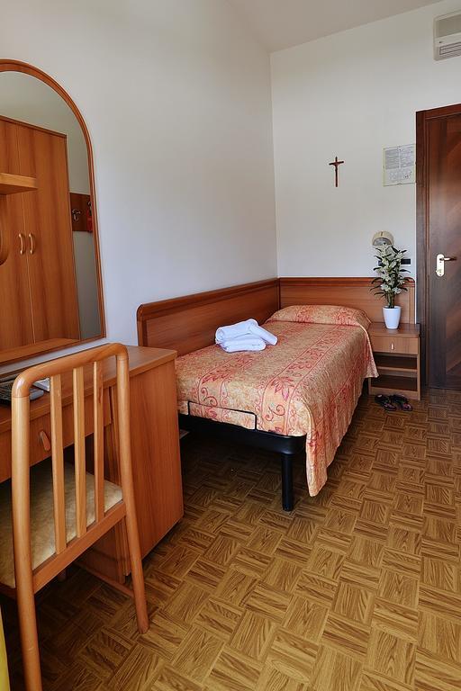 Hotel Bamar Пинарела Екстериор снимка
