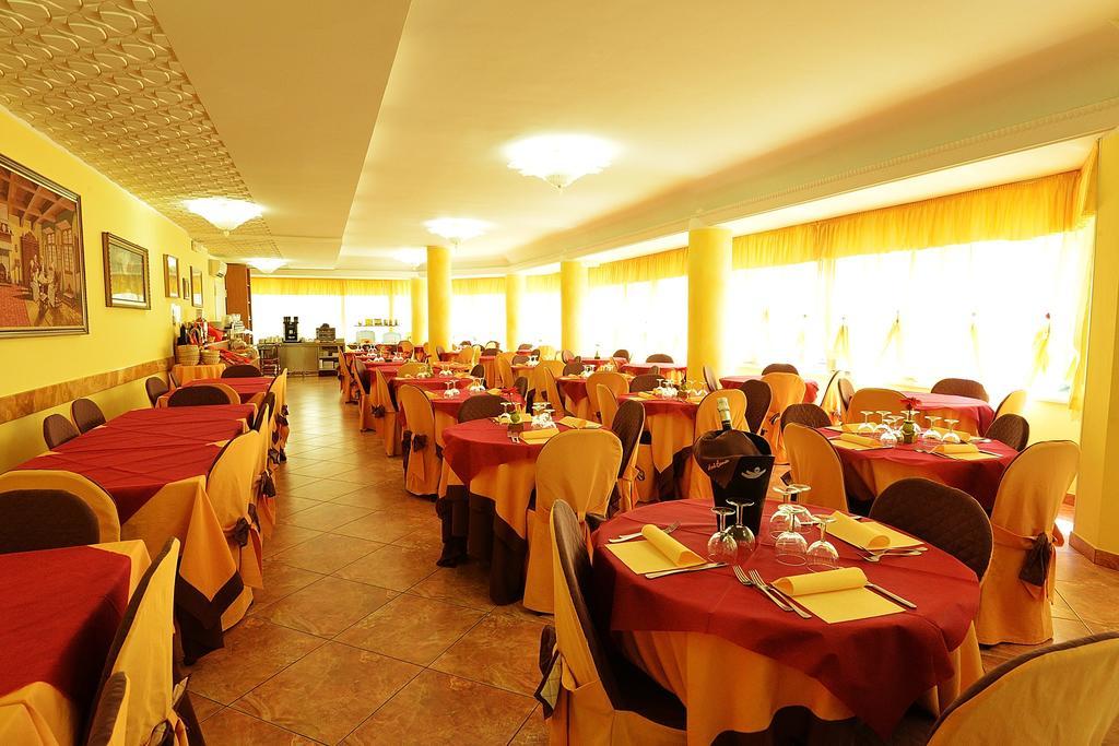 Hotel Bamar Пинарела Екстериор снимка