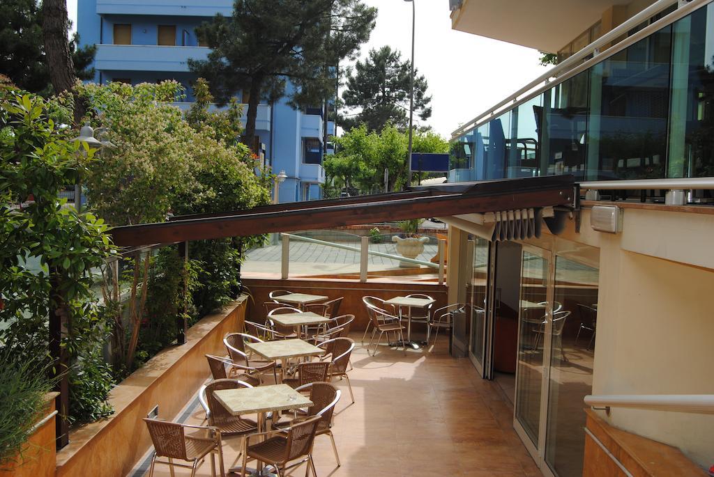 Hotel Bamar Пинарела Екстериор снимка