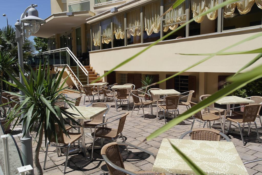 Hotel Bamar Пинарела Екстериор снимка